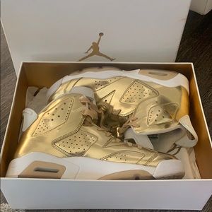 Air Jordan 6 pinnacle gold sneaker